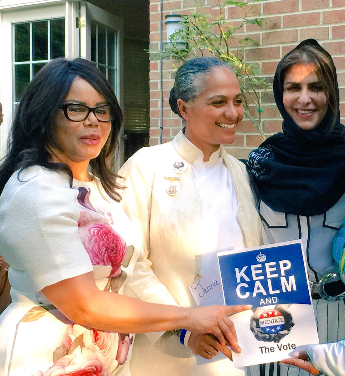 americameditate's tweet photo. .@KingSalman @SaudiEmbassyUSA @MiddleEastInst @POTUS @SpeakerPelosi @hrw — For #Eid .. please can we free #princessbasmah It’s been years now. I miss her. I wish for her to spend the rest of her life in light, love, family & peace. For this #Eidulfitr2021 # FreePrincessBasmah https://t.co/iK9a9jgyip