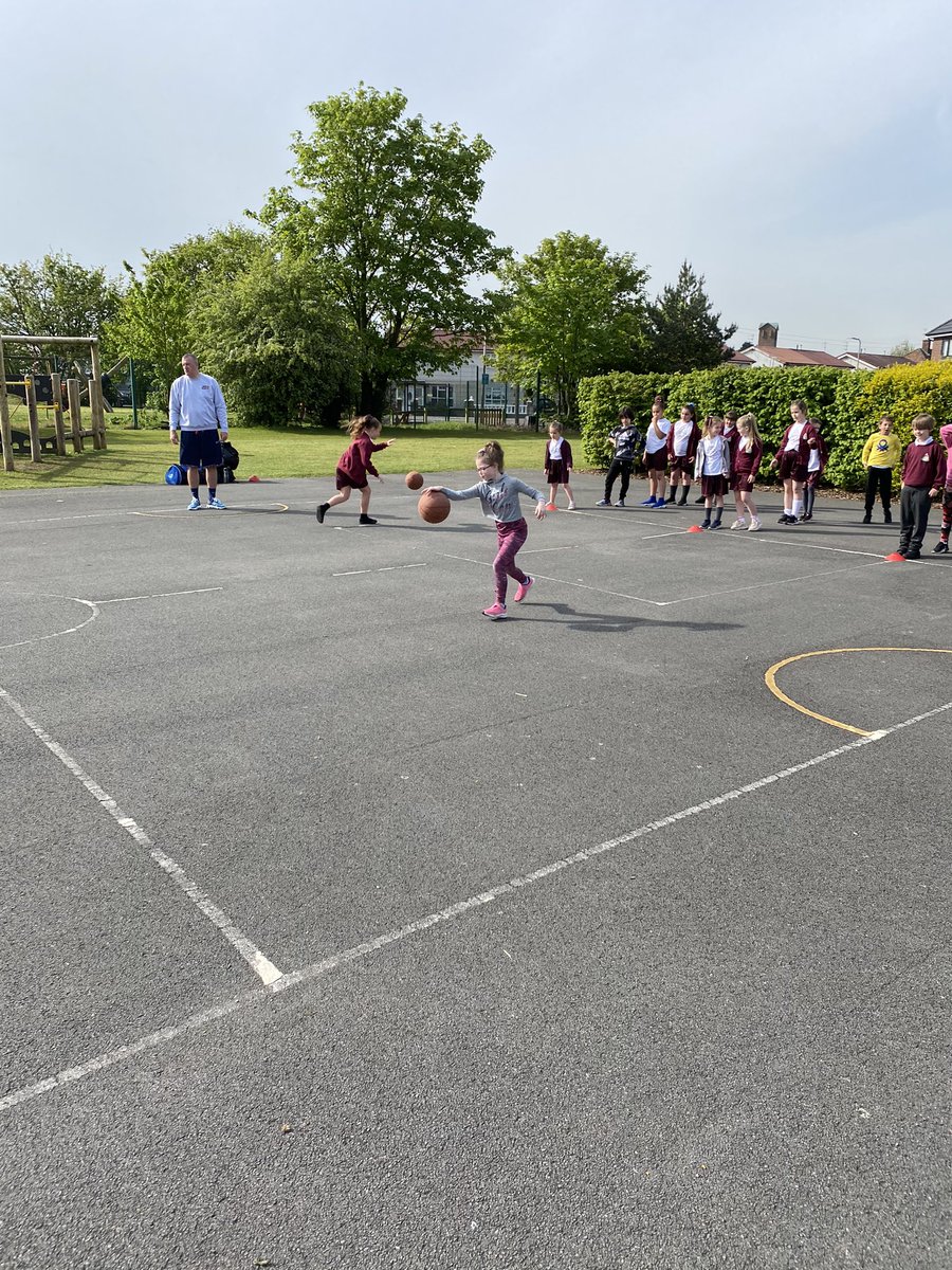 MrHodgeMLP's tweet photo. We loved our basketball session this morning, developing our dribbling and shooting skills with @merseymavericks  @MabLanePri @MabLanePE https://t.co/hmcHD7ZzQC