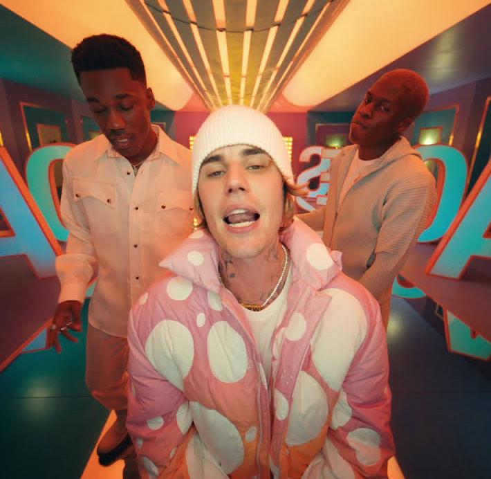 WORLDMUSICAWARD's tweet photo. 🔝🔟SONGS🌎APPLE
1⃣Peaches #JustinBieber
2⃣MONTERO #LilNasX
3⃣KissMeMore #DojaCat #SZA
4⃣Levitating #DuaLipa
5⃣AstronautIn..#MaskedWolf
6⃣LeaveTheDoorO..#BrunoMars #APaak
7⃣SaveYour..#TheWeeknd #ArianaGrande
8⃣YourPower #BillieEilish
9⃣dejavu #OliviaRodrigo
🔟Blinding..#TheWeeknd https://t.co/AhGfER7ts0
