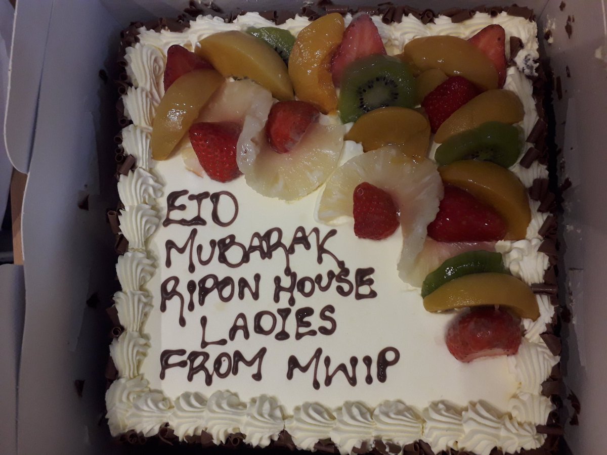 riponhouseleeds's tweet photo. Beautiful sweet treats for staff and residents for Eid for #riponhouse from #MWIPproject. Thank you. https://t.co/C7osRckRKq