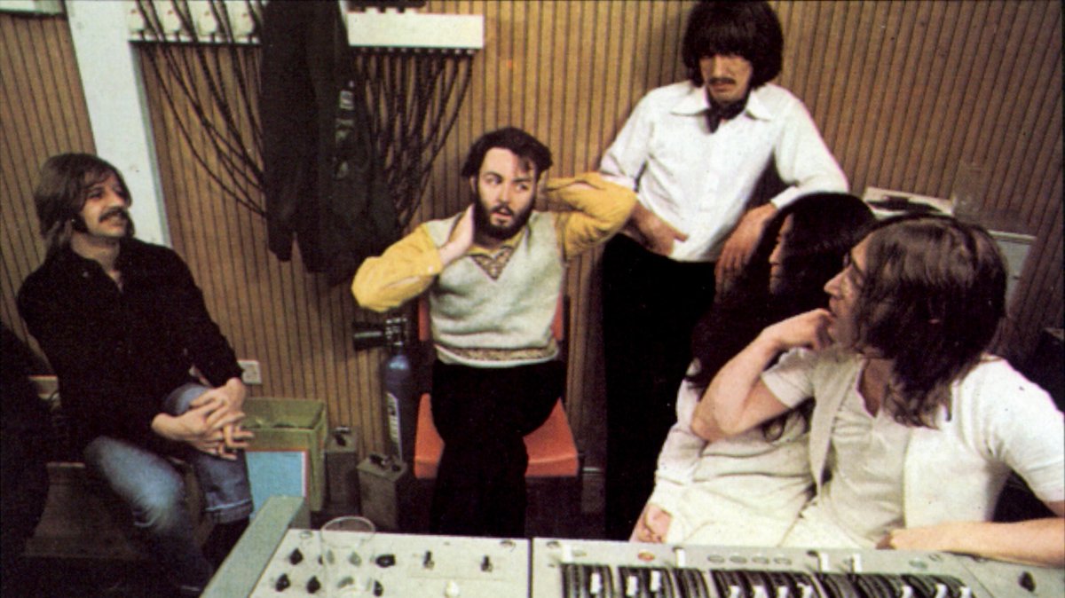 hitosdelrock's tweet photo. 13-05-1970: Se estrena la película documental "Let It Be", mostrando la grabación del álbum del mismo nombre de The Beatles. Dirigida por Michael Lindsay-Hogg, incluye el concierto en el techo de Apple Corps y corresponde al último material original editado por el grupo https://t.co/g3lUPYpQqP