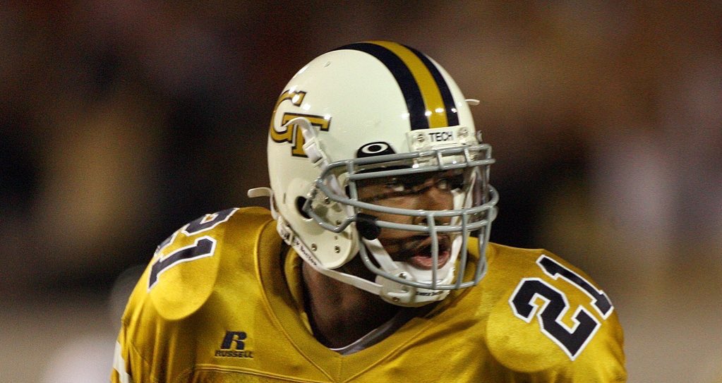 decaphobia's tweet photo. After a fantastic conversation with Coach Coleman (@MarcoColeman_GT) i’m blessed to receive a scholarship offer from Georgia Tech (@GeorgiaTechFB) GO YELLOW JACKETS 🐝 !!   (late post) 
#GOTIGERS #CO2023 Big Rock 🕊 https://t.co/Adgw9suxlL