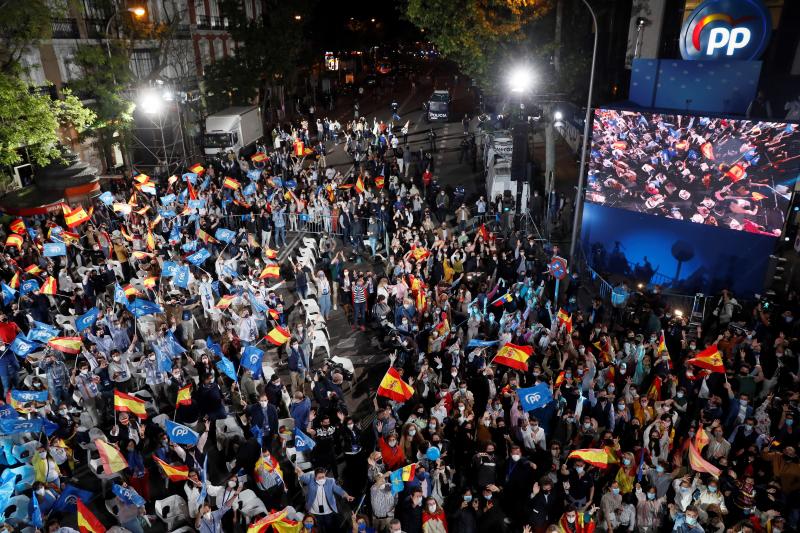 FA82Oficial's tweet photo. Tranquilo @AlmeidaPP_ , si salimos campeones, que vamos a serlo por lo civil o por lo criminal, lo celebraremos en Neptuno pero con mesura, como vosotros. https://t.co/ThBK5jd8kW