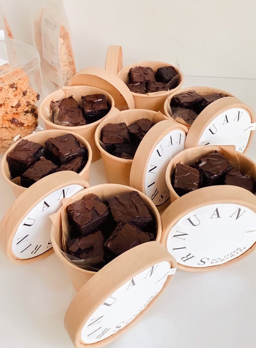 HomemadeSrinuan's tweet photo. Chewy brownie https://t.co/YKr5TKTT5O