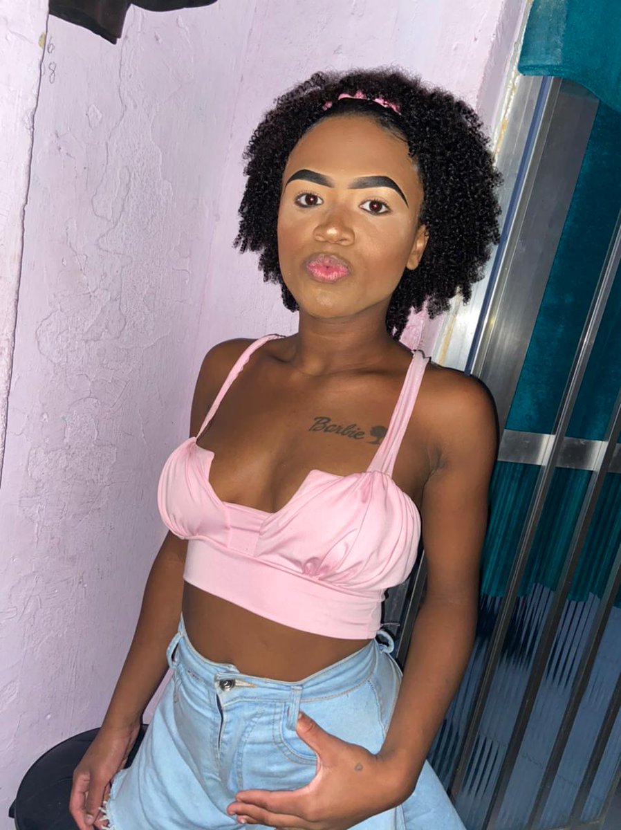 Barbie20laura's tweet photo. Tem que ser duas porque sou linda, e rosa porque sou uma Barbie 💋
#quebelezaentaotomabeleza #aidroga https://t.co/xwwlwJQZQe