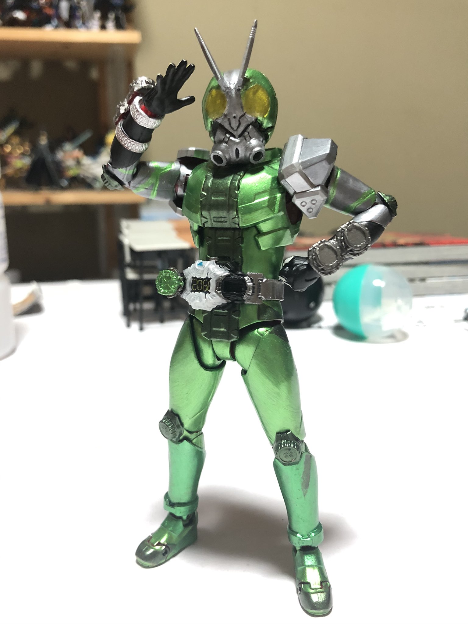 どんとこい ゼットアンドリュー でもねぇ 俺はやる 命を賭けた戦いだ 銀変身 アーツ改造 仮面ライダーガッコロン完成しました ゲイツを素体に頭部を新規造形 アンテナはジャンクのg4から引っ張ってきて作りました ガッコロンて誰だよって思ってる方が