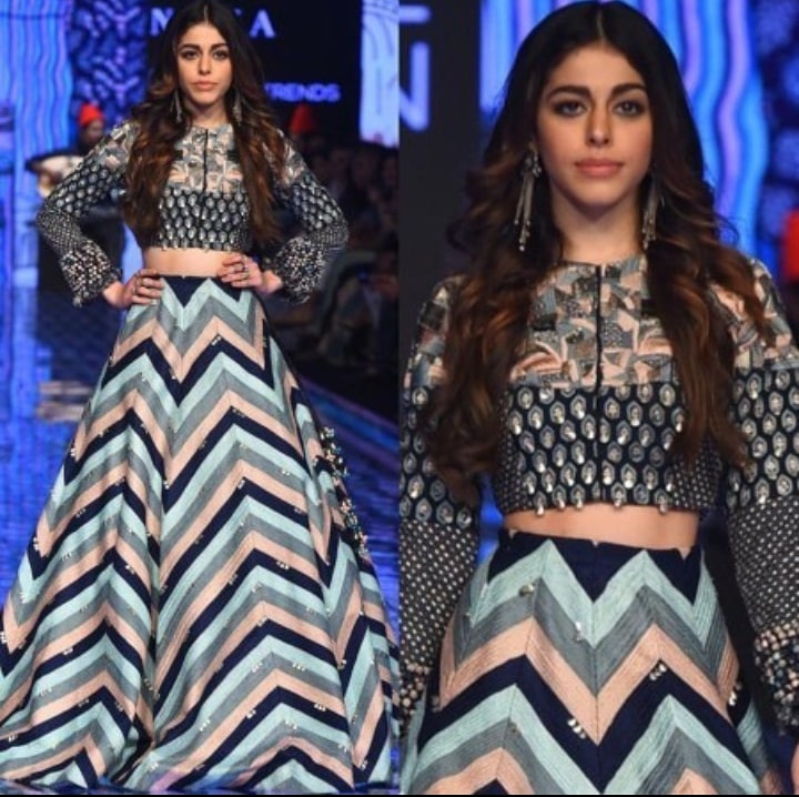 YOYOFashionInd's tweet photo. Alaya Blue Satin Silk Printed Crop Top Lehenga Choli

Get this outfit just at 2099 Rs

For Booking Your Order Send Message On This Number +91 8000588688

Cash On Delivery Available All Over India

Free Shipping In India

Easy Return Refund And Exchange https://t.co/hqIDwUzXtw