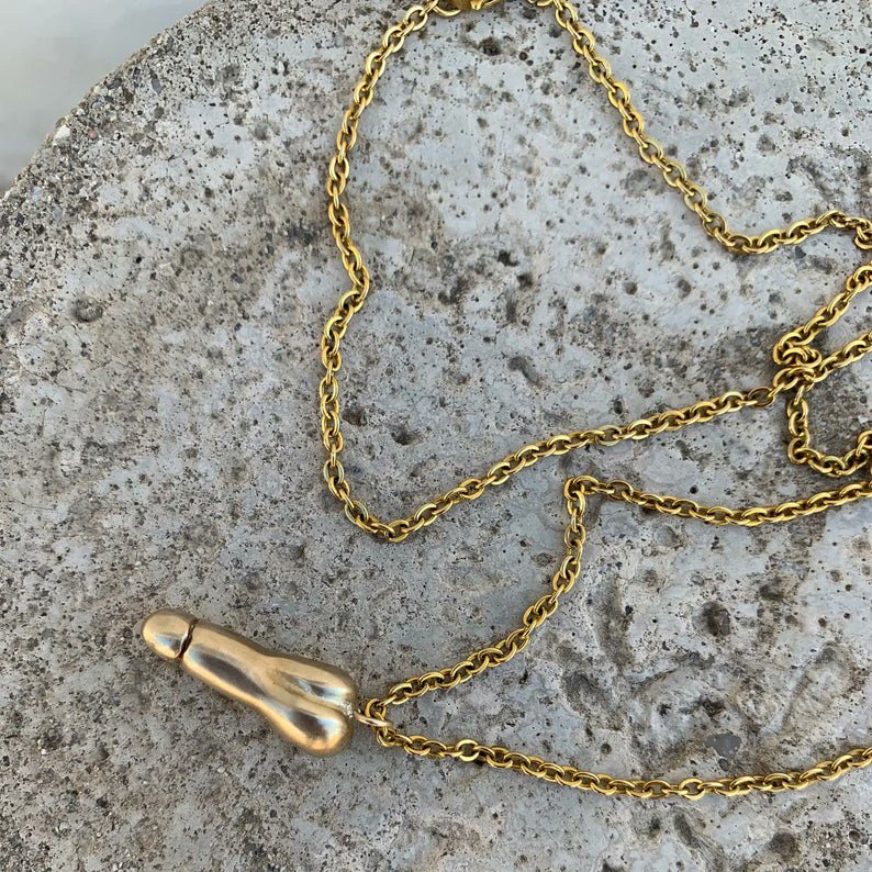 TheLilGayShop's tweet photo. What's better than a pearl necklace?
For todays product feature, the only real answer is Giltyboy's handmade penis charm!
Finally you can feel the tip tickle your heart, and turn your passion into fashion.
Get yours at:
https://t.co/5YubUSE3A9
#queermakers #queerart https://t.co/SzRIb37l9F