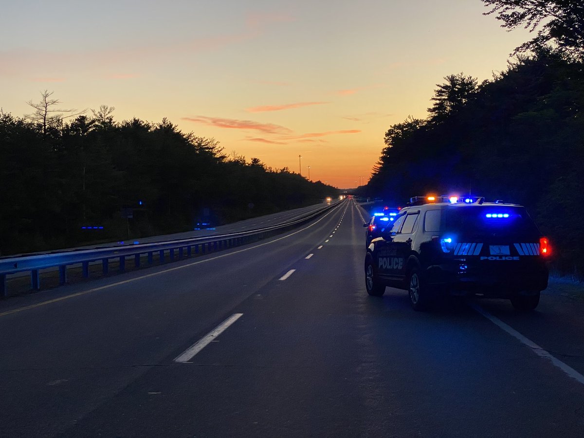 Good Morning Sopo! Hope everyone is enjoying this lovely weather. Have a great Thursday! (Photo courtesy of Officer Stroup) #police #sunrise #lookatthembluelights