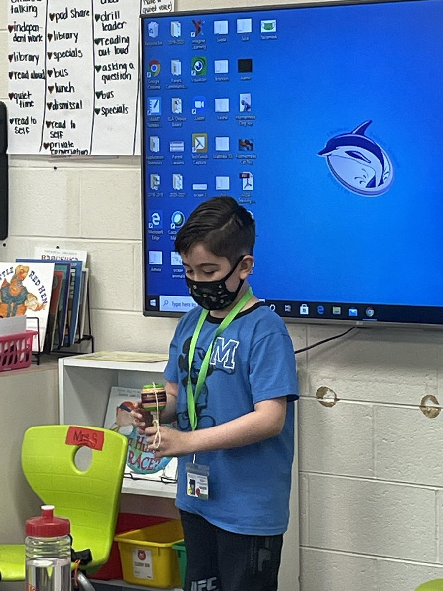 3rd_Schwick's tweet photo. We loved learning about Irish, Russian, and Mexican heritage during our Cultural Show and Tell! #teamSchwick @EdisonDolphins https://t.co/dloPQqWqdQ