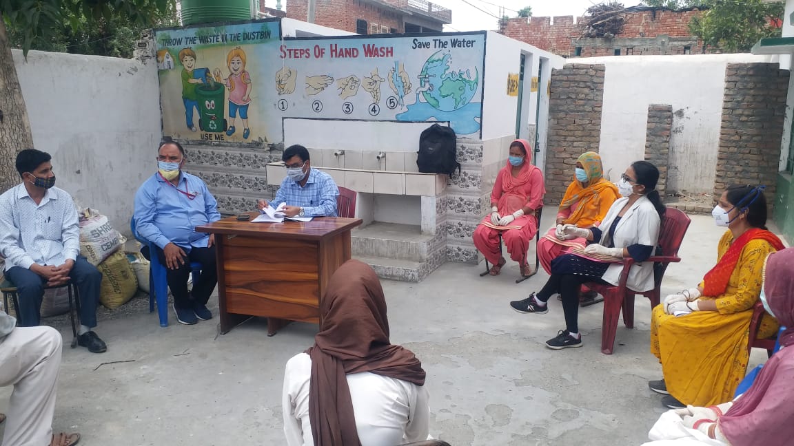 SaharanpurDpro's tweet photo. जनपद सहारनपुर में विशेष स्वच्छता अभियान और निगरानी समिति के कार्यों का सत्यापन करते dpro सहारनपुर https://t.co/jP5qpfCFr4