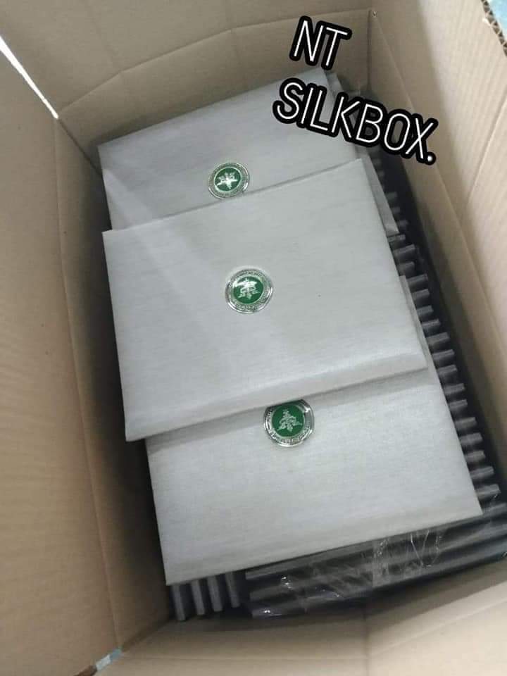 PSilkbox's tweet photo. #กล่องผ้าไหม​ #ของชำร่วย​ #ของที่ระลึก​ #กล่องงานสำคัญต่างๆ​ #แทนคำขอบคุณ #งานครบรอบบริษัท #งานฉลองเลื่อนตำแหน่ง #สร้างเรื่องราวประทับใจ #วันเกิด #งานแต่งงาน #มิบใก้คนรัก #ของขวัญ #วันครบรอยแต่งงาน #ของเซอไพส์ #งานขึ้นบ้านใหม่ #สนใจสอบถาม #COVID19 #ไม่มีขั้นต่ำในการสั่ง1ใบก็ขาย https://t.co/KrTf7P7Bfr