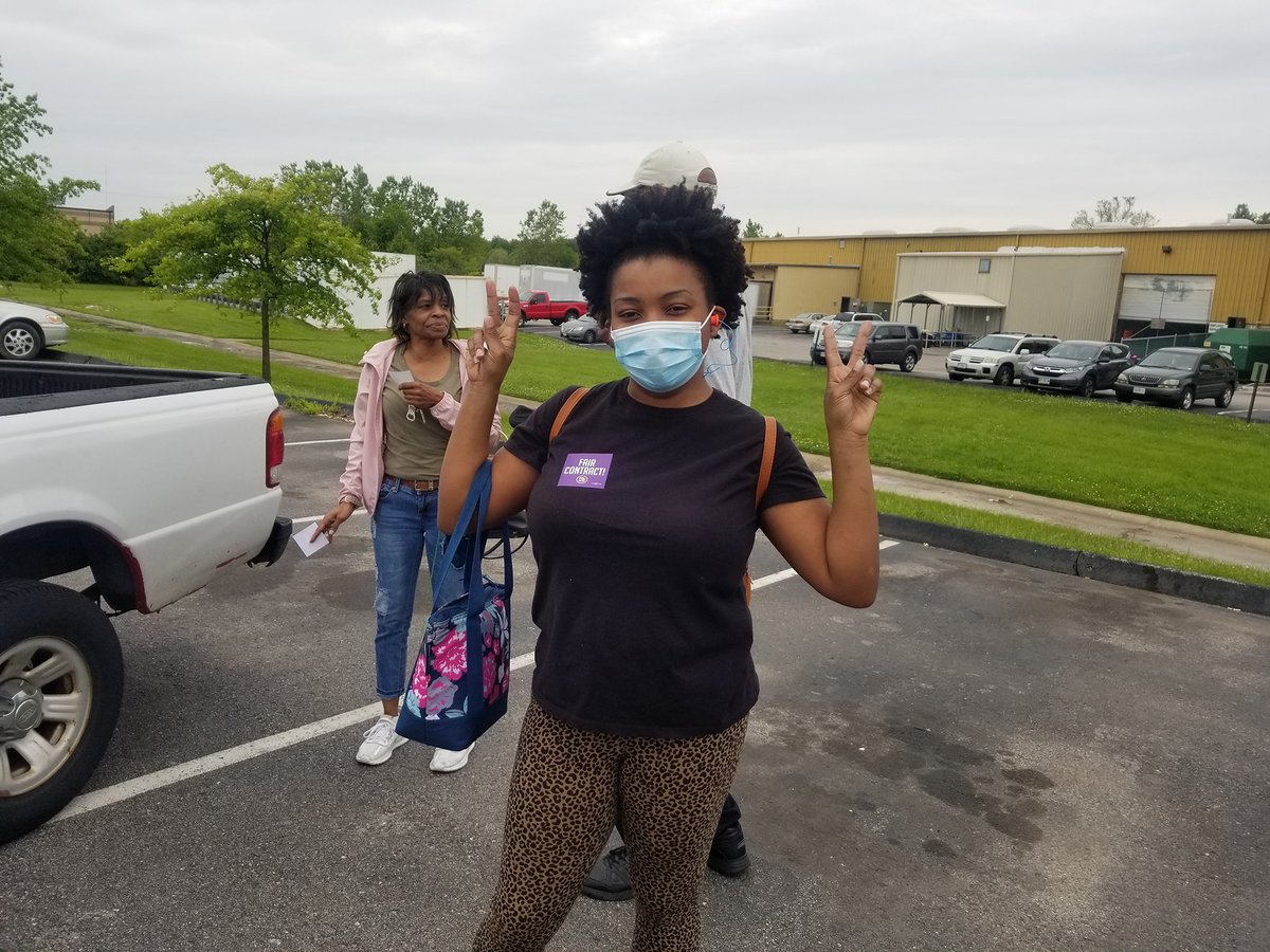 SEIULocal1's tweet photo. Essential workers across St. Louis who work at Semco are at the bargaining table TODAY to fight for a strong new contract that will #ProtectAllWorkers as they continue working amid the COVID-19 pandemic! #1STL https://t.co/TZ3BzlYyuC