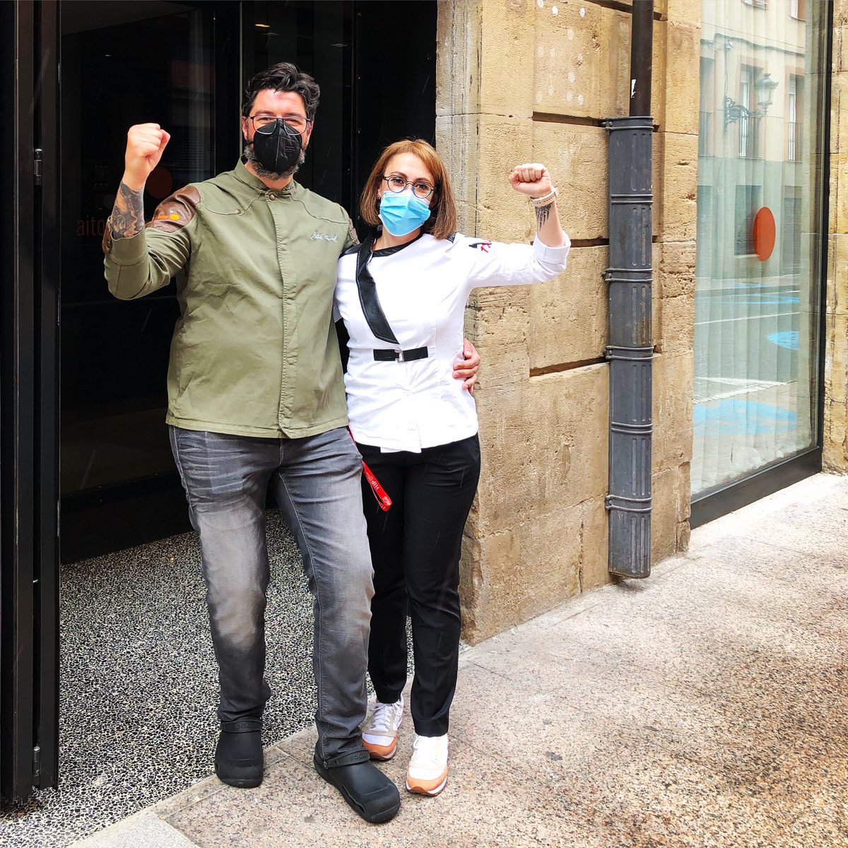 AitorEsnal's tweet photo. ¡PUERTAS ABIERTAS! ✨ Ahora sí que sí por fin podéis venir y ubicar todos esos “fragmentos” que os hemos ido descubriendo estas últimas semanas 🌟 Seguro que alguno os va a sorprender... 😉 https://t.co/k2vuAPc5kE