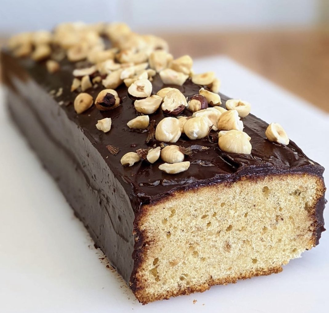 Marks_Bread's tweet image. Our Hazelnut sponge with a Hazelnut and Chocolate ganache looks very tempting… 🤤.

Perfect with an afternoon cuppa we reckon 😉.

#Bristol #MarksBread #Cake #LoafCake #Ganache #Hazelnut #Chocolate