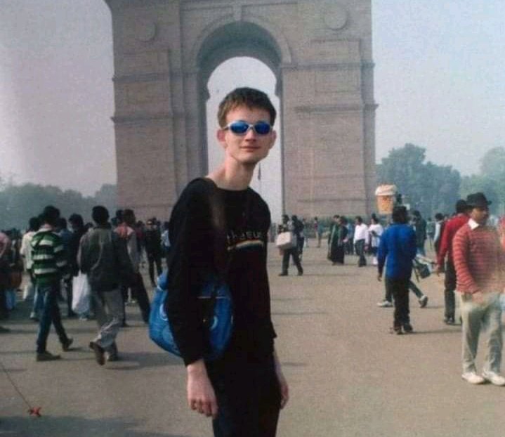 Nii_thin's tweet image. This young Man Donated around 8000crores in support to India's covid relief Fund.. Huge respect brother ❤️🙏