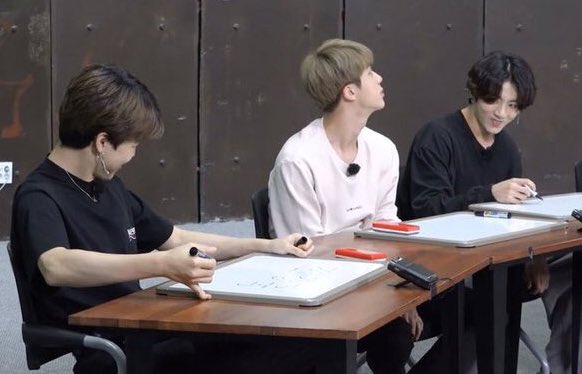 jikookheart's tweet photo. shhh jimin and jungkook are communicating https://t.co/O1MPkFW13I