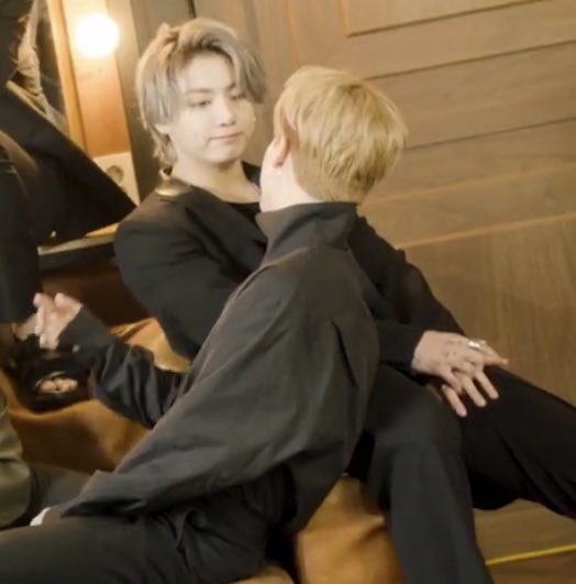 jikookheart's tweet photo. shhh jimin and jungkook are communicating https://t.co/O1MPkFW13I