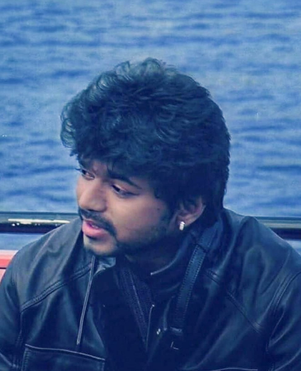 Ishitha_Offl's tweet photo. He &amp; his fuzzy hair @actorvijay 😁😘 https://t.co/7KgdEhe3ma