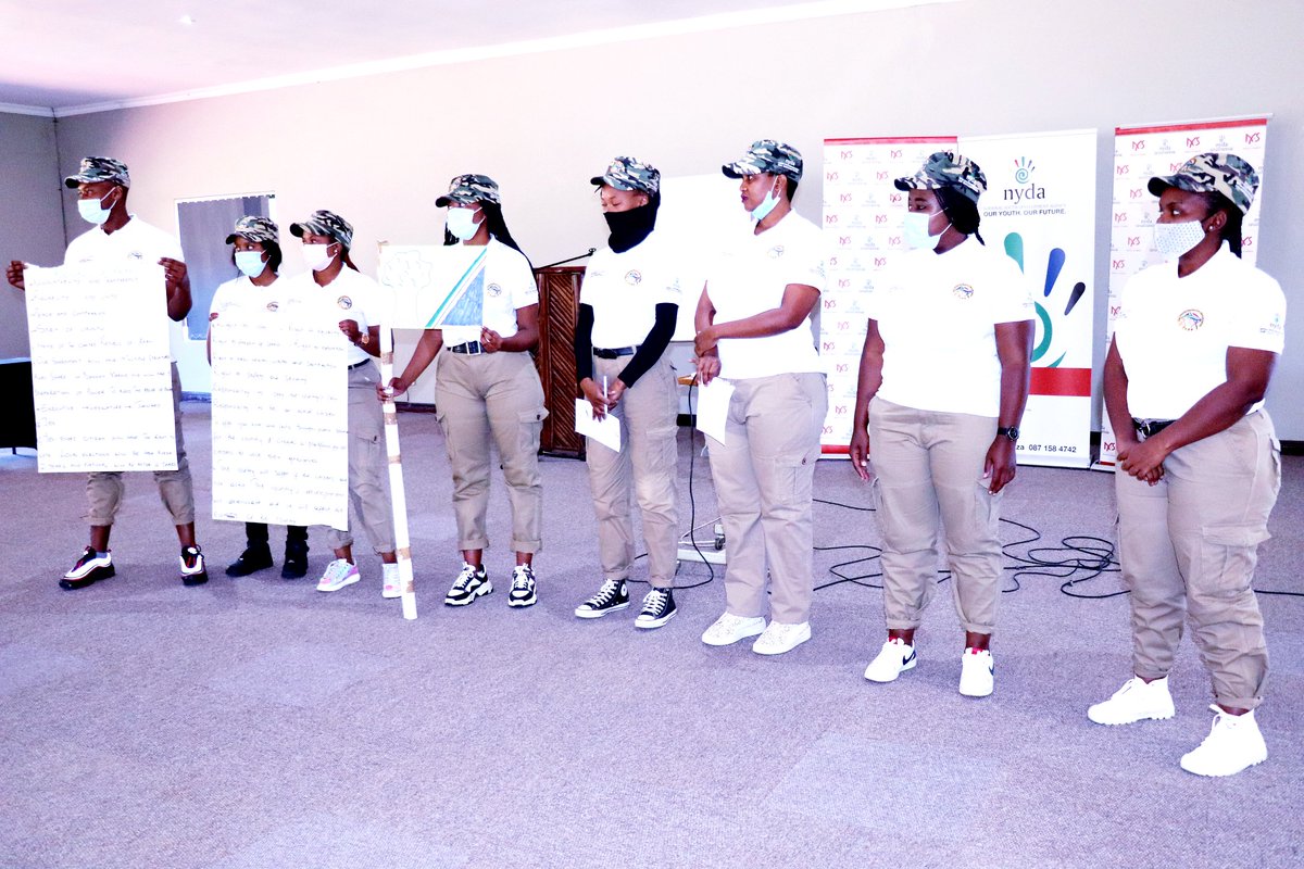 NYDARSA's tweet photo. After being divided in groups to discuss, the Young Patriots are delivering presentations on their idealised countries that they have designed...
#TYPPInduction
#ThursdayMotivation
@SportArtsCultur https://t.co/DHSmHFQ9Qh