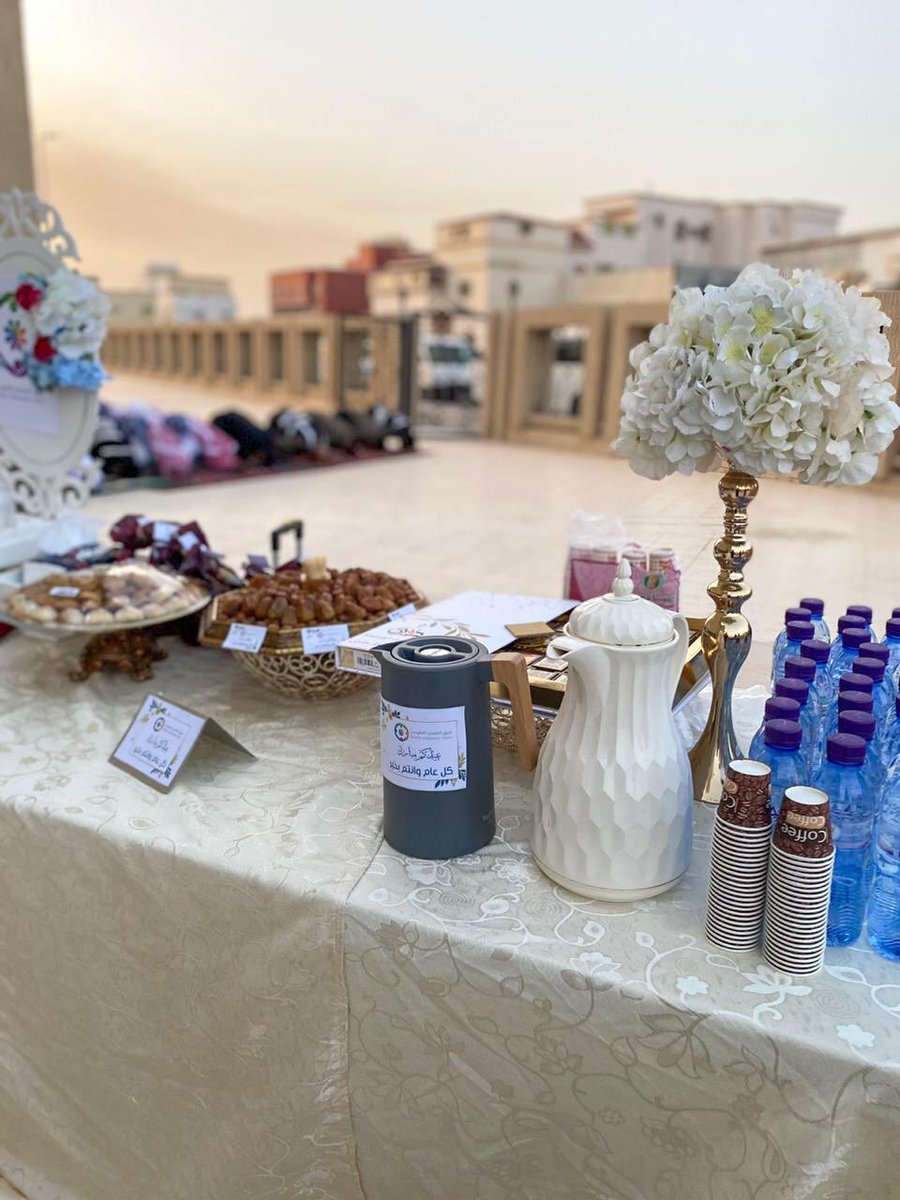 kfj_team's tweet photo. شعور فرحة الأطفال بتوزيعات العيد يسعد القلب 🤍✨
كل الشكر لمتطوعينا ومتطوعاتنا اللي شاركو وكانو سبب في إدخال الفرحه على قلوب الأطفال 😍👏🏻 https://t.co/2jxBv9nFZb