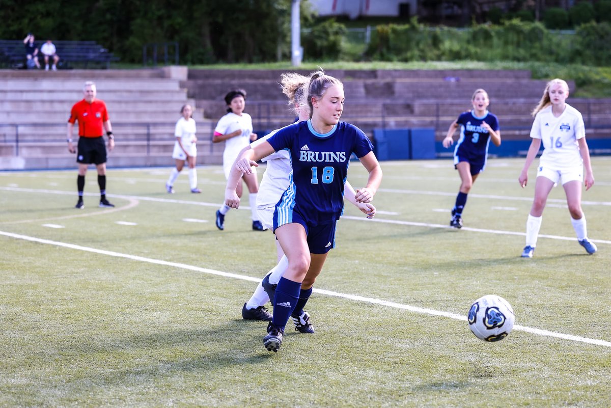 pulaskiacademy's tweet image. Good luck to our #PAGirlsSoccer and #PABoysSoccer teams as they head to the state tournament today! Go Bruins! 💙⚽️💛 #PACompete