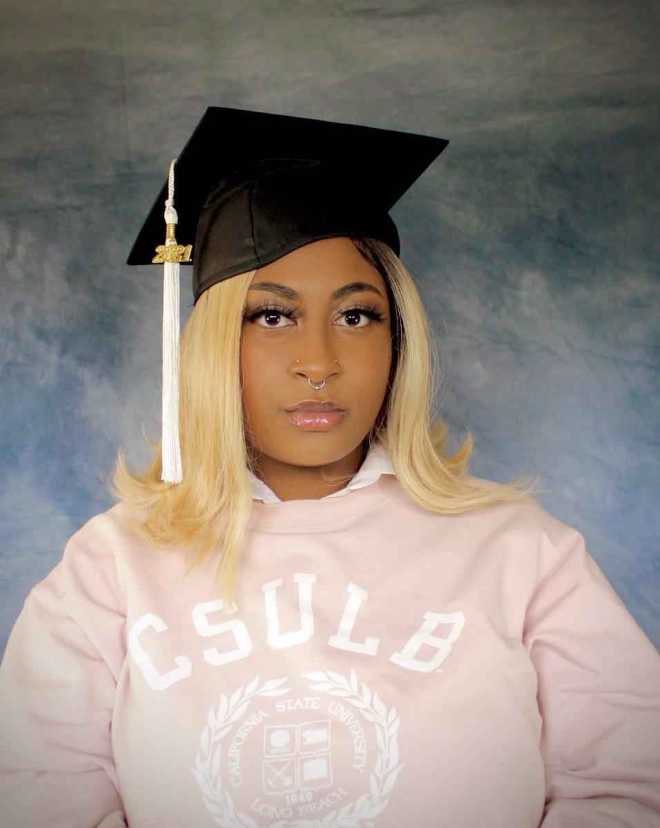 petriefaith's tweet photo. Sleep-deprived and ready for finals to be over but you're looking at a first-generation college student from Inglewood... TALK TO ME NICE 👏 https://t.co/ysZ6VjU2Jq