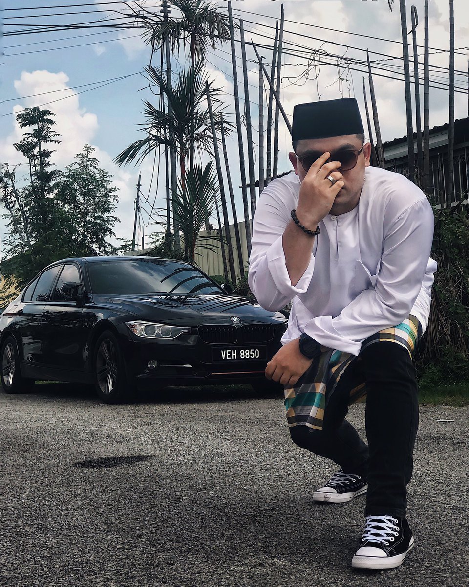 ZafranZainol's tweet image. Happy Eid Mubarak🌙 to all my friends and musibat out there !!! 😘

#raya2021 #pkp2021 #pkpraya