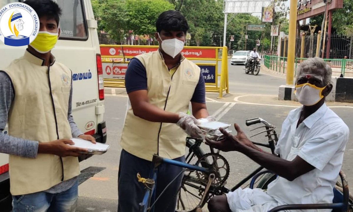 motherteresafdn's tweet photo. Continuous distribution of food even during lockdown-MTF provides free lunch to street dwellers, partially sick and MR people and those wandering in their own places during lockdown and retrieves them from hunger.#zerohunger #freemealprogram #motherteresa #motherteresafoundation https://t.co/xWcFfhXrtP