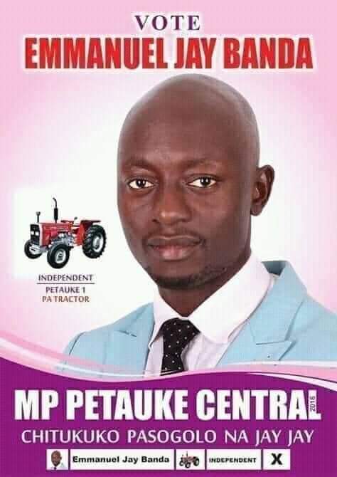 GraceChitondo's tweet photo. @ProudlyZambian our elder brother is now independent. Dividing the Petauke vote. 
I hear Rashid is doing the same 😁 #Kuwire https://t.co/FCzjM5RYM5