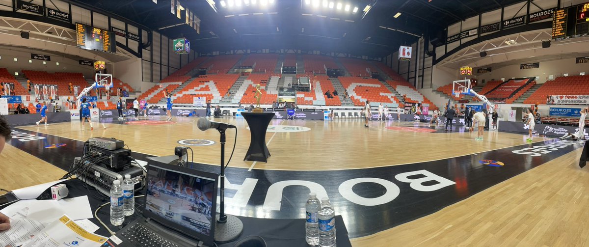 RemyTournant's tweet photo. Coup d’envoi du Final Four de Lfb avec le premier match Lyon/Basket Landes à 17h.
@basketlfb @ASVEL_Feminin @BasketLandes @BourgesBasket https://t.co/QqcXIzRPJg