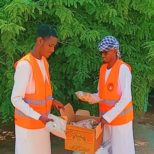 AlikaMaalim's tweet photo. PRODUCTIVE MUSLIM YOUTH TEAM Today visited the orphans kids within Elwak and borehole11 and share a moment of joyful and happiness with them 

We donate the Eid Gift to around 220 orphans Kids within Elwak and It's Environment ...we thank @jfinspires_
For all time support ... https://t.co/cDlNjZNeL6