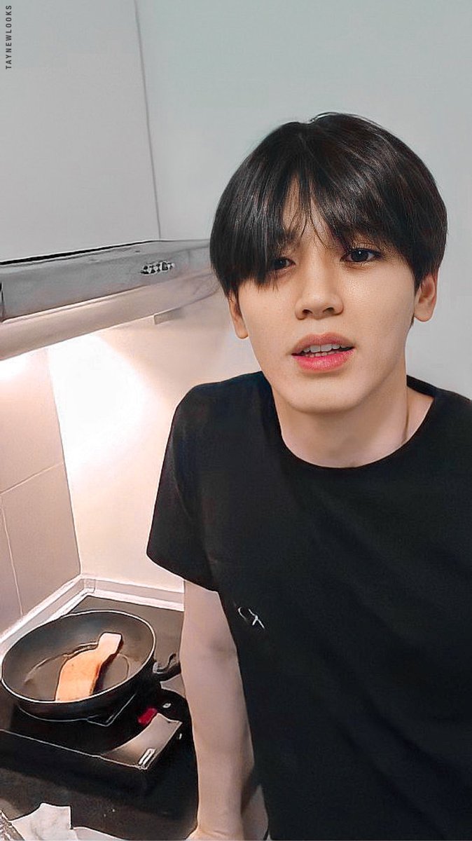 TAYNEWLOOKS's tweet photo. baby cooking time 🍳 

[ #Newwiee ] https://t.co/UPql6NPUcl