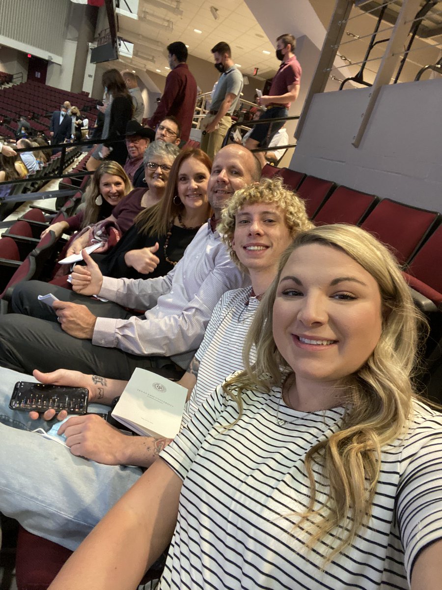 c4bolding's tweet photo. #TAMUGRAD https://t.co/Uj1C09RI3n