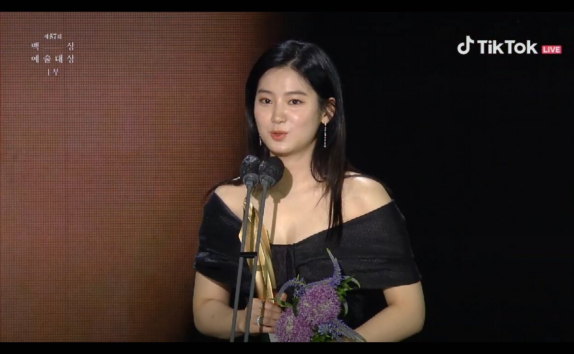 itskdramas_'s tweet photo. congratulations to #ParkJuHyun for winning best new actress at the #57thBaeksangArtsAwards2021 ❤✨ https://t.co/5jkZ43IU6m