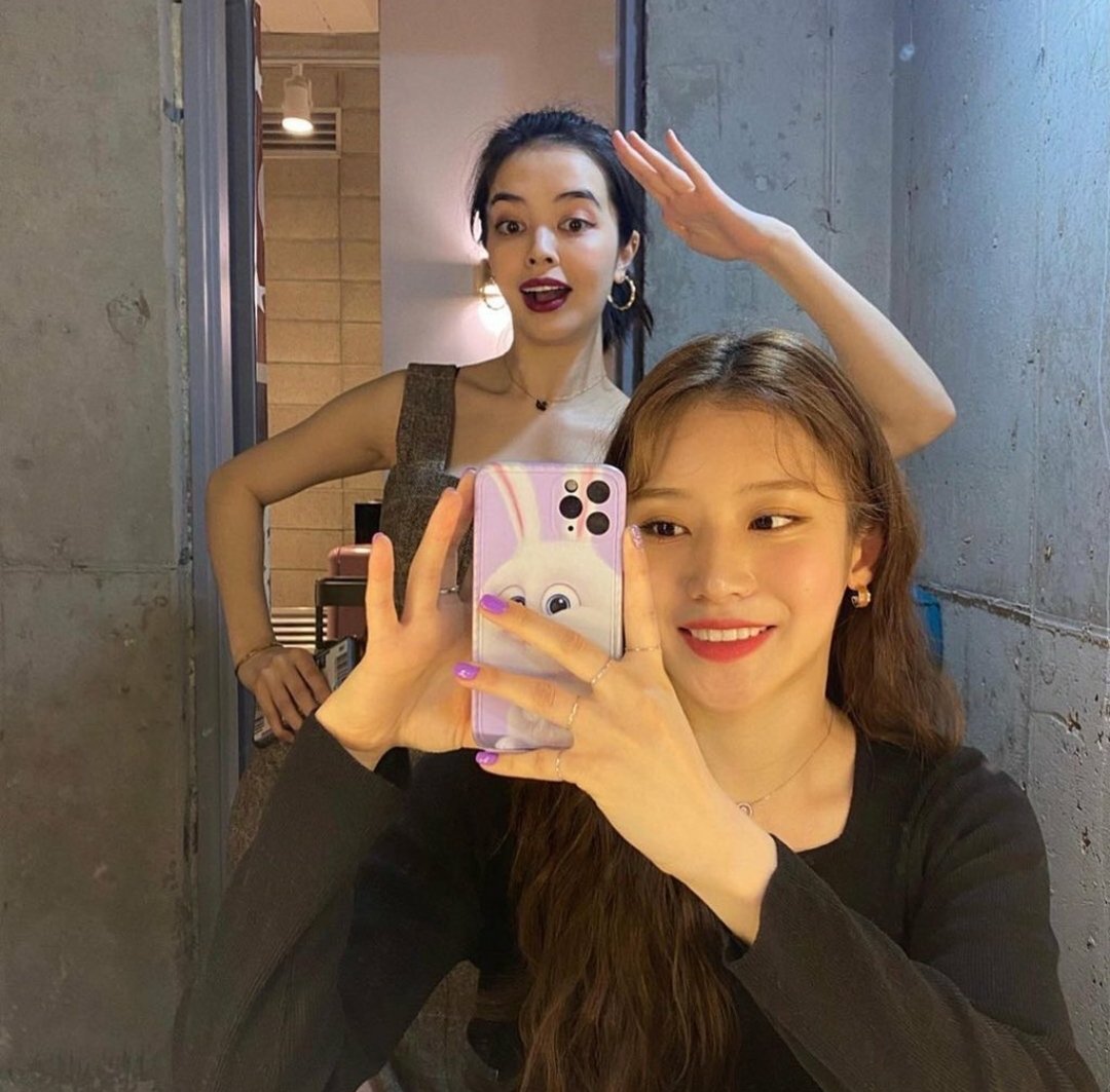 blackswantrr's tweet photo. [🥺-210513] 
B'LIT son bölümünde Judy'nin Leia için söyledikleri:

"Maknea'mız Leia. En küçüğümüz o. Ve benimle oynamakta iyidir. Asla utangaç olmaz ve duygularını bana çok iyi ifade eder, bu yüzden onunla rahat hissediyorum."
Cr:@BrasilJudy
#BLACKSWAN #Judy #Leia https://t.co/AeL3GwjhEf