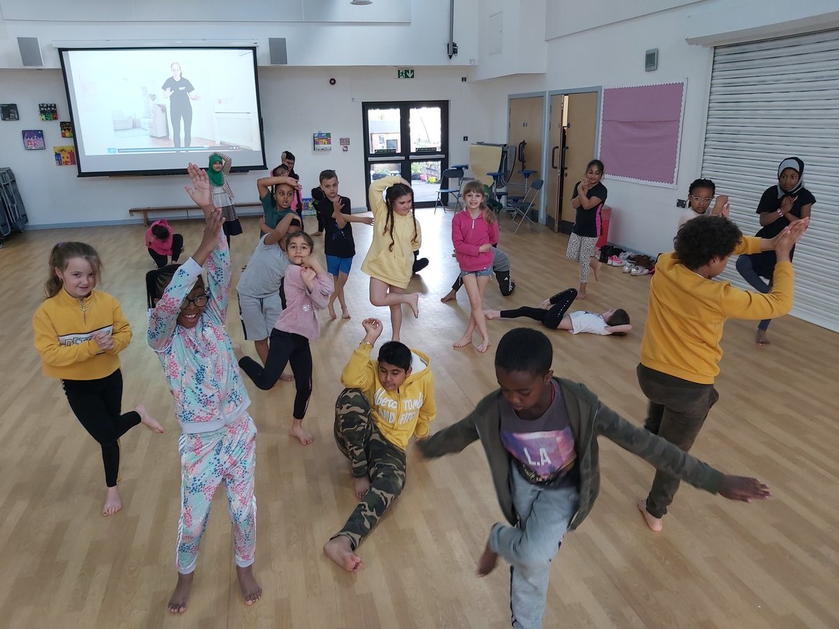 Mrs_Biggin1's tweet image. Another great dance session from Rubicon dance based on plastic Pollution. Great shapes showing 'trapped, tangled, twisted.' #rubicondance