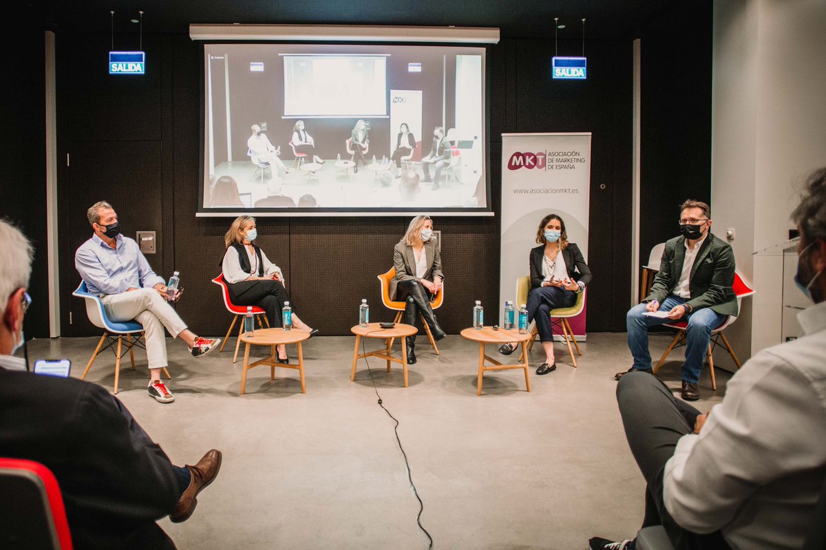 Nuestro CEO, <a href="/Oscar_LM/">Óscar López Moreno</a>, ha participado en el primer encuentro #MKTElChupeteTalks organizado por la @asociacionMKT y <a href="/elchupete_com/">El Chupete</a>, presentando el caso de éxito de la campaña “Inspirada en ellos” que creamos para <a href="/NovoNordiskES/">Novo Nordisk España</a>. ¡Gracias por invitarnos!😉