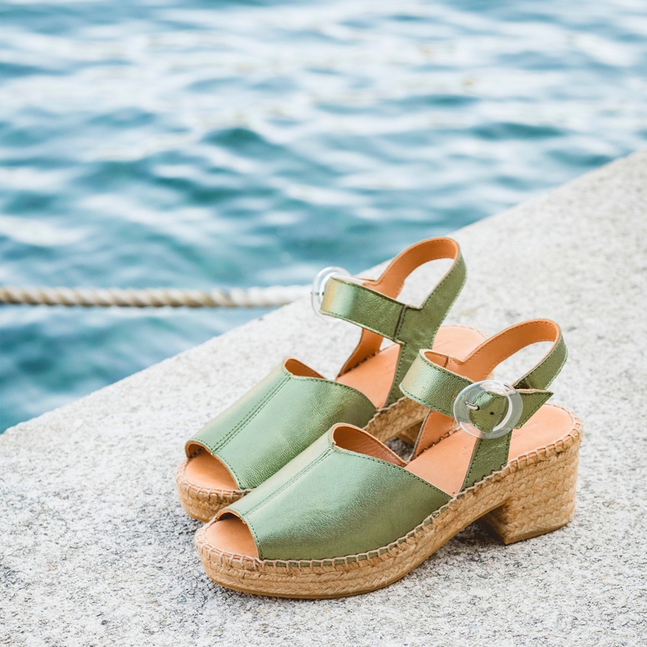 Get ready for summer &amp; shop our Fumo and Canto sandals. Hand sewn in Spain, re-imagining the traditional Espadrilles of the Catalan region. ⁠
⁠They breath timeless design combined with naturalness, craftsmanship, comfort, quality and tradition. ⁠

#plumo #plumostudio #sandals
