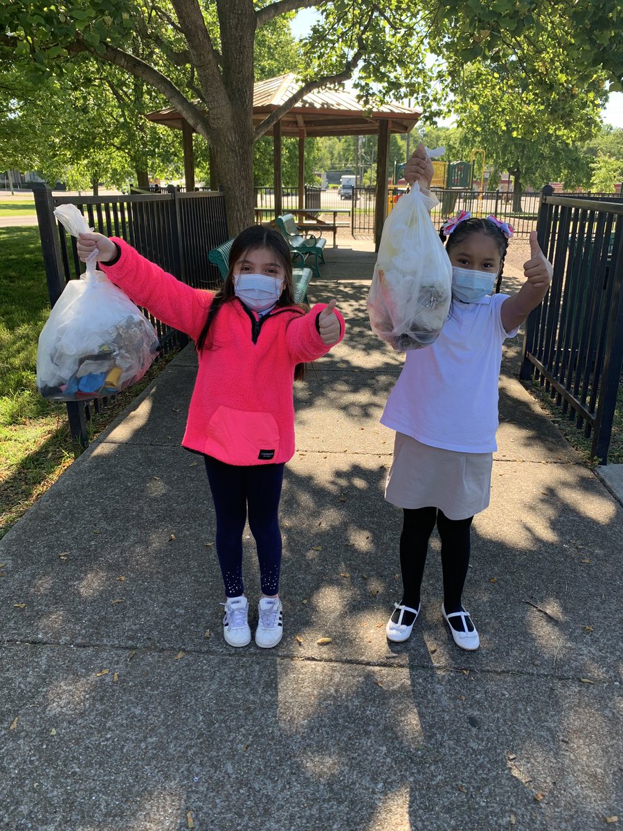 lindseylouE's tweet photo. @ShwabElementary #thinkenvironmentallythursday
#MNPSWellnessWeek2021
@MNPS_kidshealth coloring about recycling https://t.co/ysfH5VgiQd