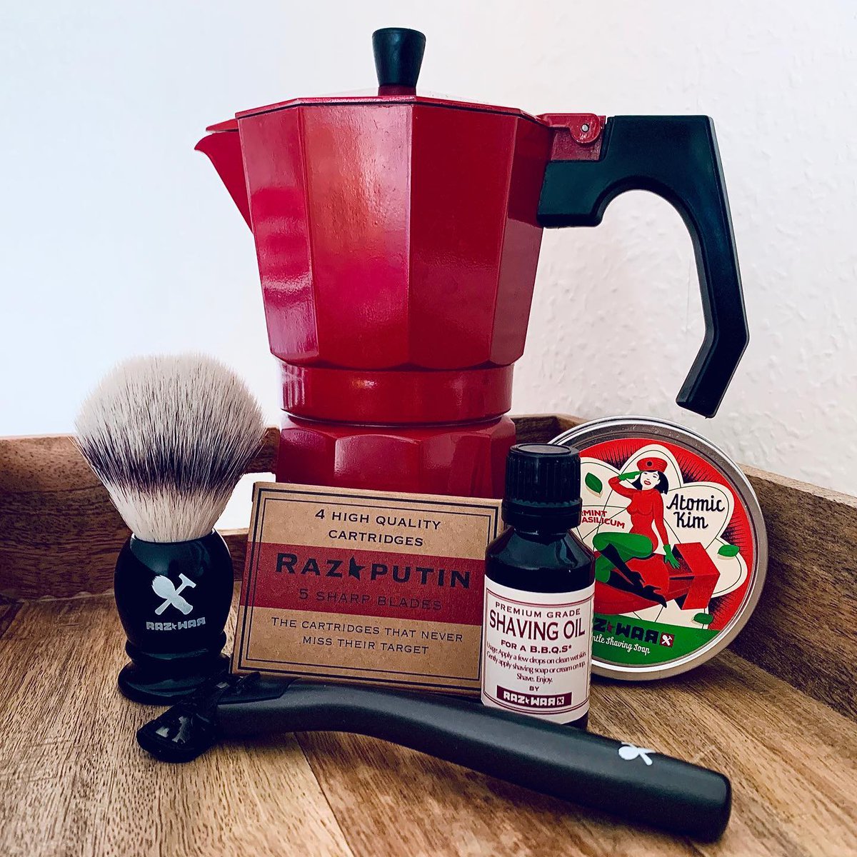 Our morning routine is more a ritual than a routine 🧖‍♂️
We love this shaving moment that offers a wonderful transition from our dreams to being ready to kick start our day 🙅‍♂️
What is your morning ritual?

#wershaving #naturalshavingsoap #naturalshaving #shavingritual #morningr