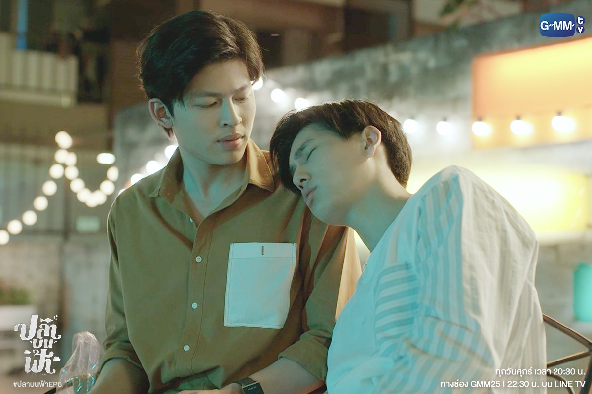 GMMTV's tweet photo. คืนนี้บอกเลยว่ามีหลายอารมณ์มาก อย่าลืมดูกันน้าาาา

“ปลาบนฟ้า Fish upon the sky” 🐟
🌥 ทุกวันศุกร์ เวลา 20:30 น.
ทางช่อง GMM25 | 22:30 น. บน LINE TV

#ปลาบนฟ้าEP6 #FishUponTheSky #หมอกปี
#GMMTV @ppnaravit @phuwintang @wixxiws https://t.co/g68DrBZvv0