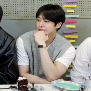 chaerriekyun's tweet photo. Hyungkyun arms send tweet 💀💖 https://t.co/Wa2XO1oSeD