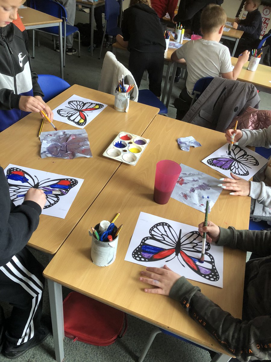 MissShortall's tweet photo. An excellent day for maths today! We were learning all about fractions and comparing them, and looking at symmetry in art by painting butterflies 🦋🦋🦋 https://t.co/nbxGSUmaj6