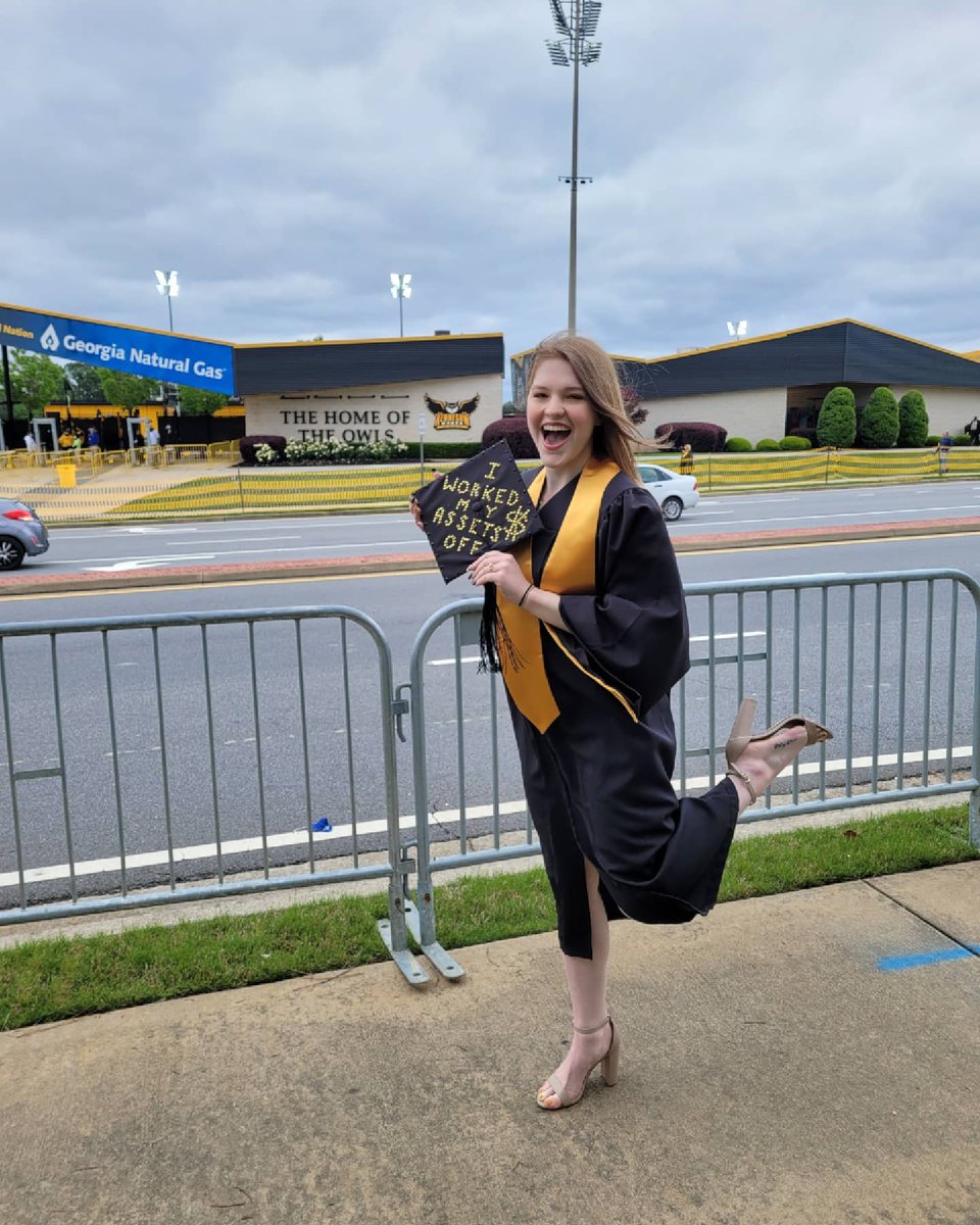 _LOGANO's tweet photo. Worked my assets off for this degree https://t.co/rRGVWfnx6W