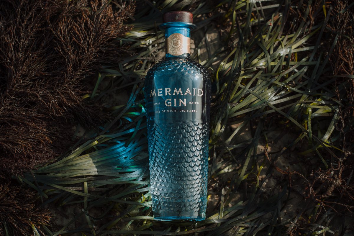 It went plastic-free two years ago, has achieved net-zero and now @IOWDistillery has committed to be a Marine Champion for a #WilderSolent and an ambassador for #seagrass 🏆🌊 
#RestoreOurEarth #WilderWight
hiwwt.org.uk/news/mermaid-g…