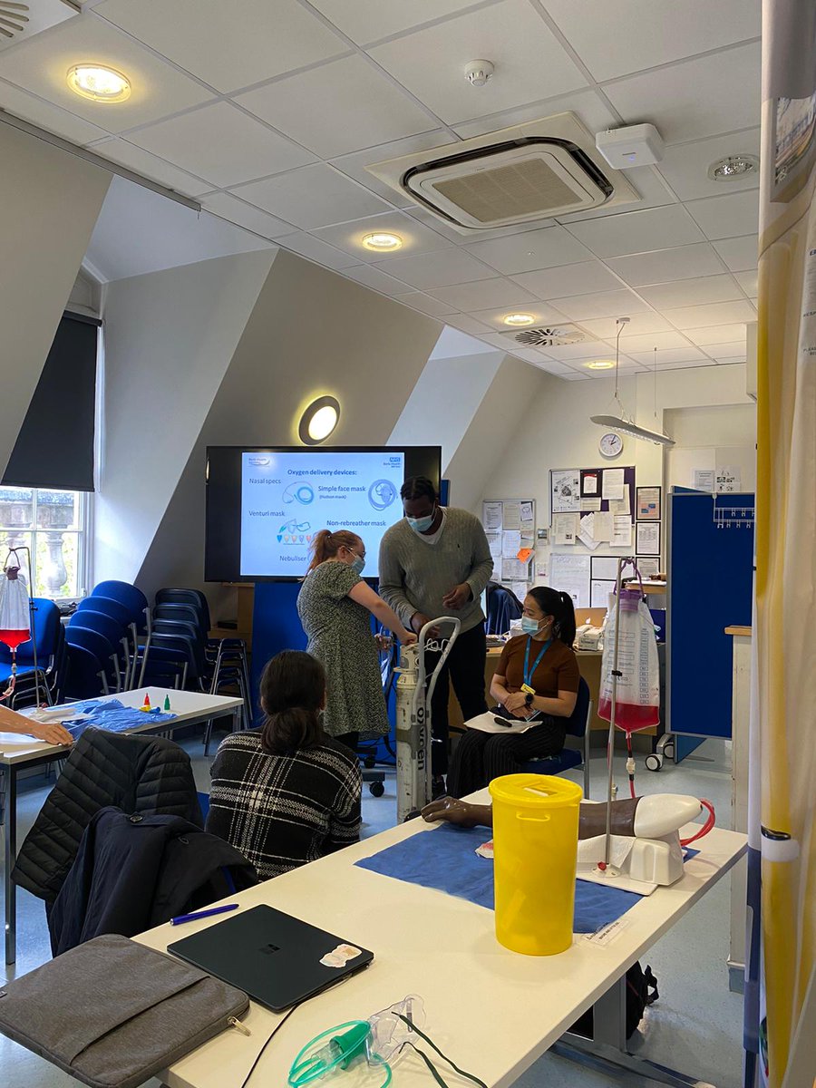 Millsy 💙 (Helen Richards) (@millsy_icu) on Twitter photo The brilliant Paula (our clinical skills tutor) has been teaching <a href="/QMULBartsTheLon/">Barts and The London, Queen Mary</a> Yr 3 medical students #clinicalskills #oxygentherapy @BartsHospital <a href="/Bartssim/">BartsHealth Sim</a> The brilliant Paula (our clinical skills tutor) has been teaching <a href="/QMULBartsTheLon/">Barts and The London, Queen Mary</a> Yr 3 medical students #clinicalskills #oxygentherapy @BartsHospital <a href="/Bartssim/">BartsHealth Sim</a>