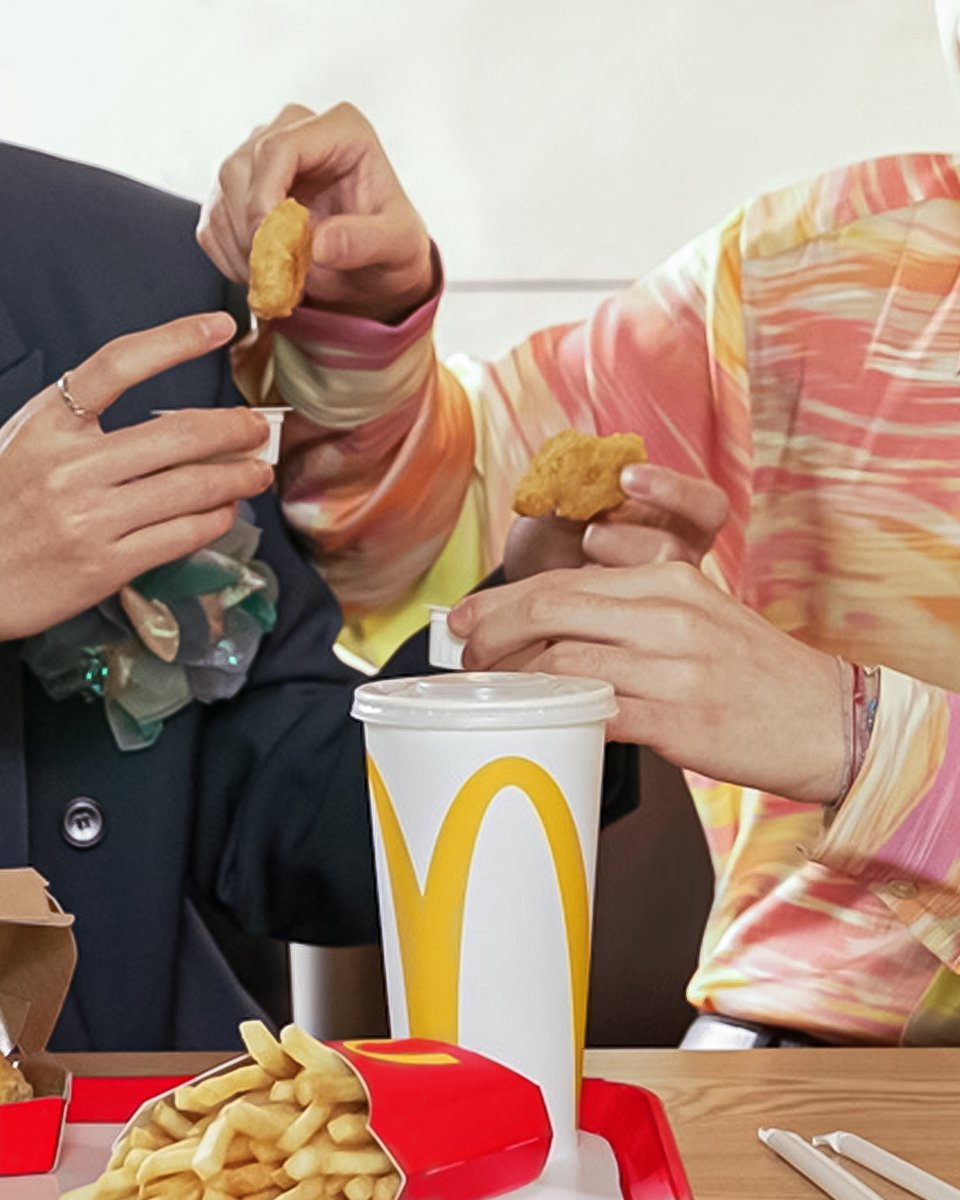 RT @McDonalds: who's who #BTSMeal https://t.co/cohe8T7sVG