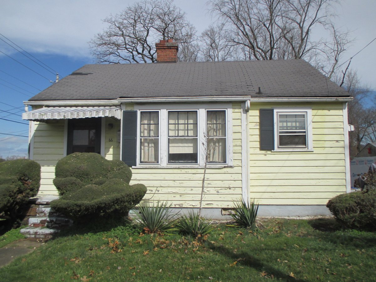 AVLHabitat's tweet photo. Lovin that blue! Our Home Repair team pulled out all stops for longtime Southside resident and veteran Allen- exterior paint, new windows + roof + gutters, new kitchen flooring + countertops thanks to the @HomeDepotFound. You love to see it. #RepairCorps #AginginPlace https://t.co/jOGcM4UHWY