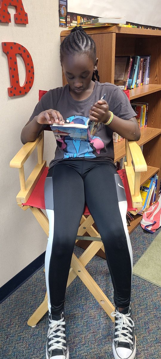 How do we celebrate rocking out our reading STAAR test? With a beach read-in day, of course! #wilmeth #atthew